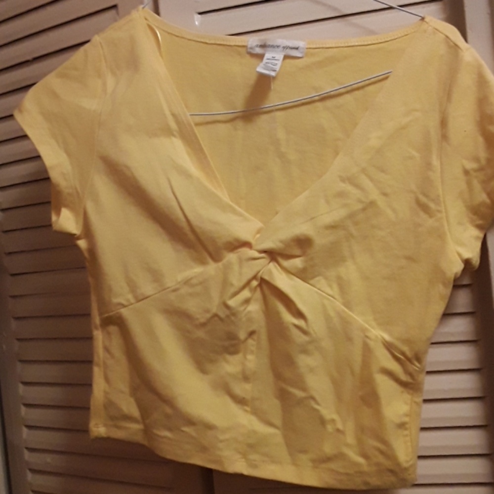 Tops size m